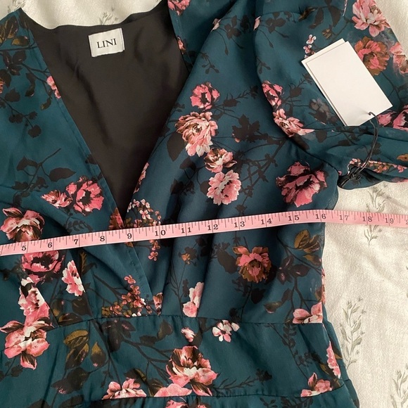 Lini Women’s Green Isabelle Puff Sleeve Floral Dress - Picture 14 of 16